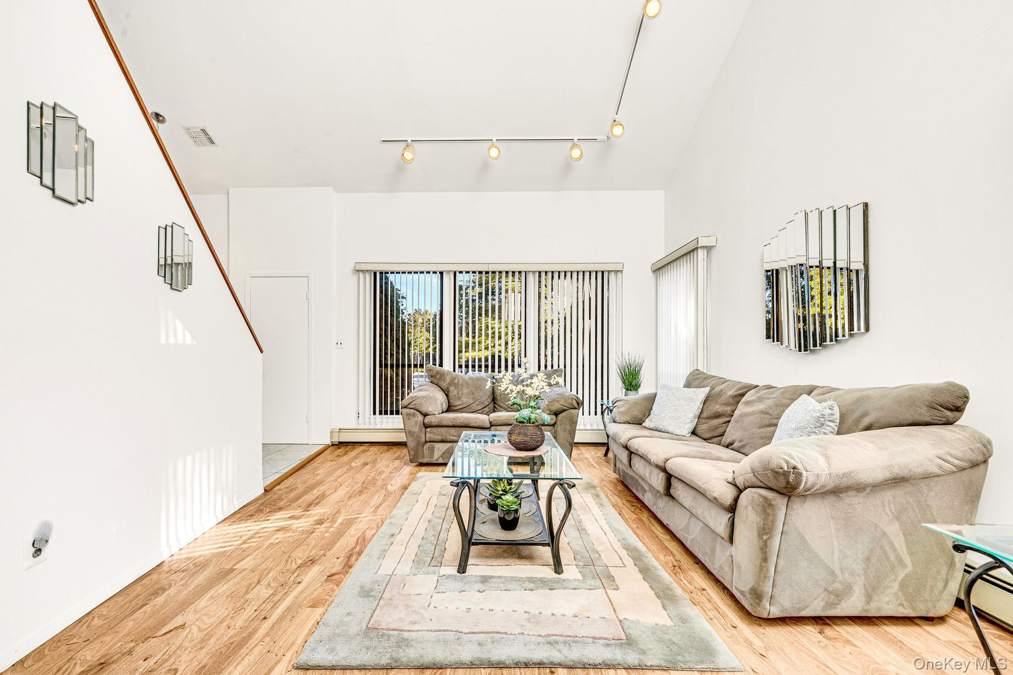 8 Hyanis Court – For Sale photo 6
