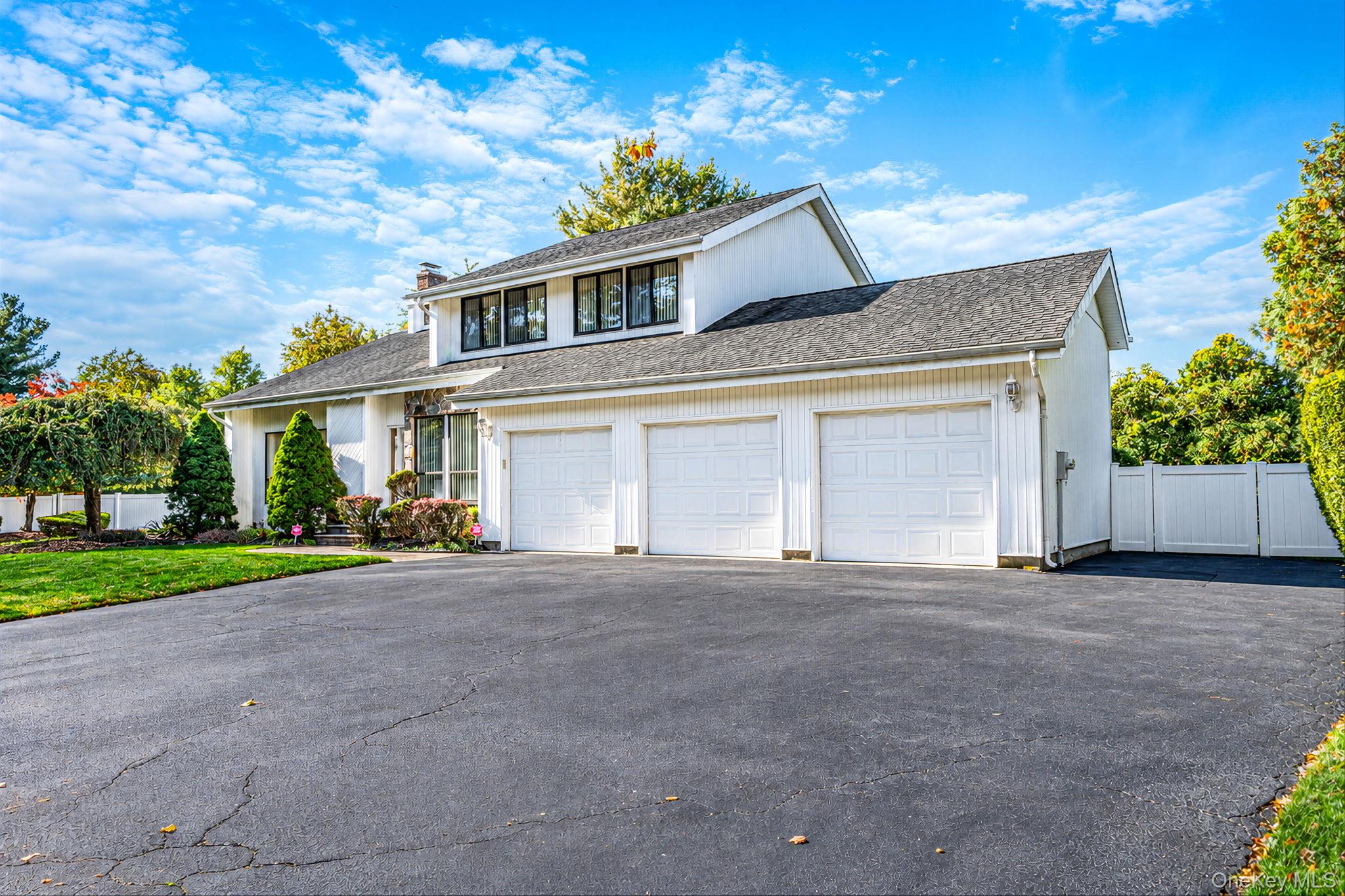 8 Hyanis Court – For Sale photo 3