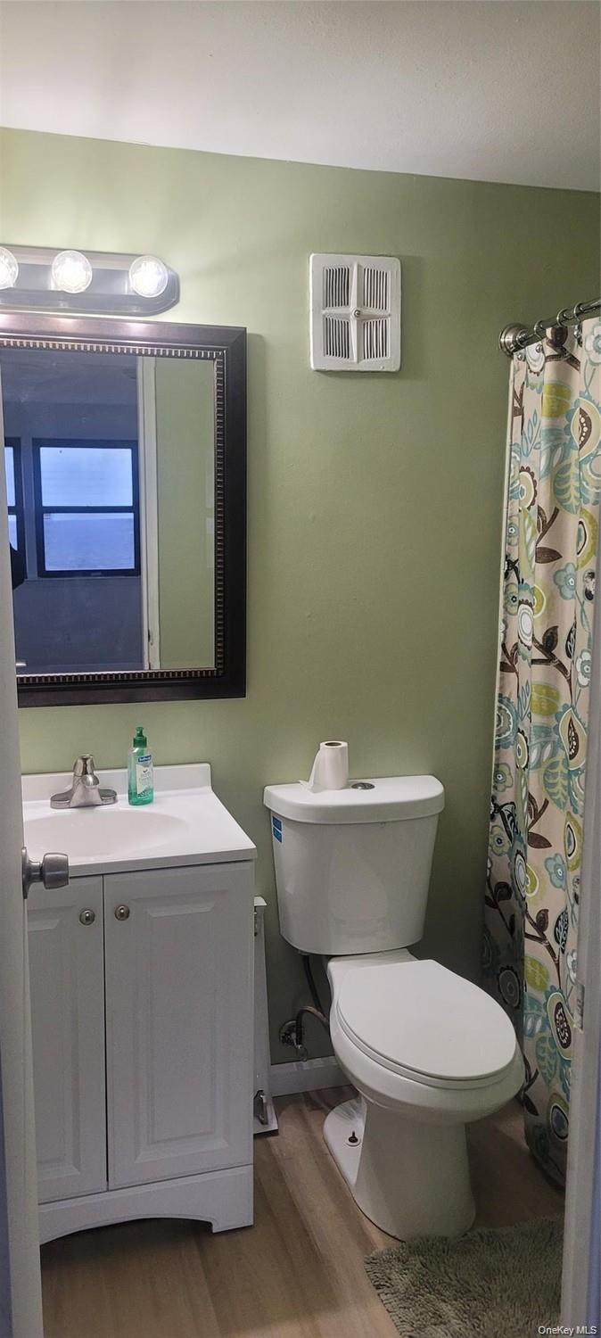 2 Williamsburg Court, Unit C photo 6