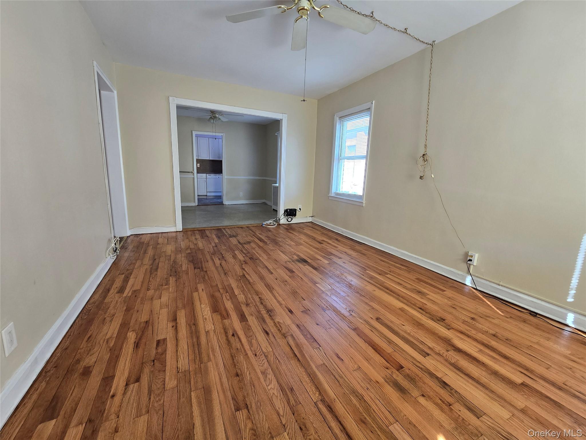 209-43 35 Avenue, Unit 1A photo 4