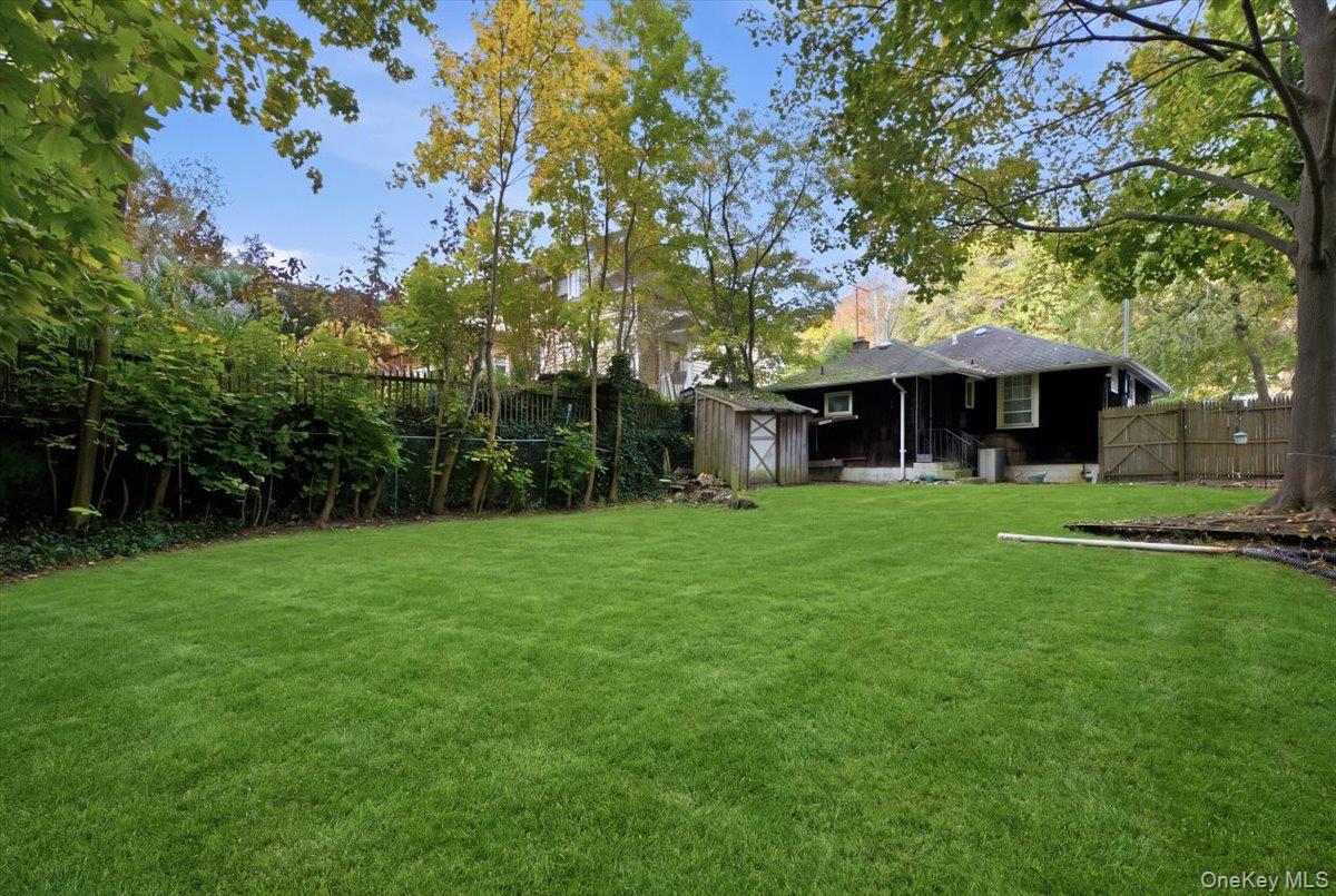 19 Bankside Drive – For Sale photo 25