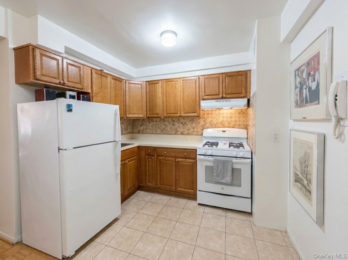 16010 89th Avenue, Unit 3B photo 7