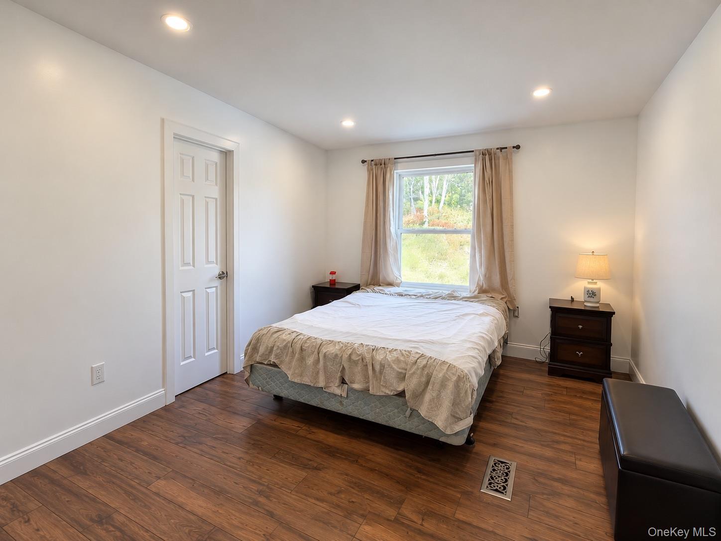 353 Knickerbocker Road – For Sale photo 15