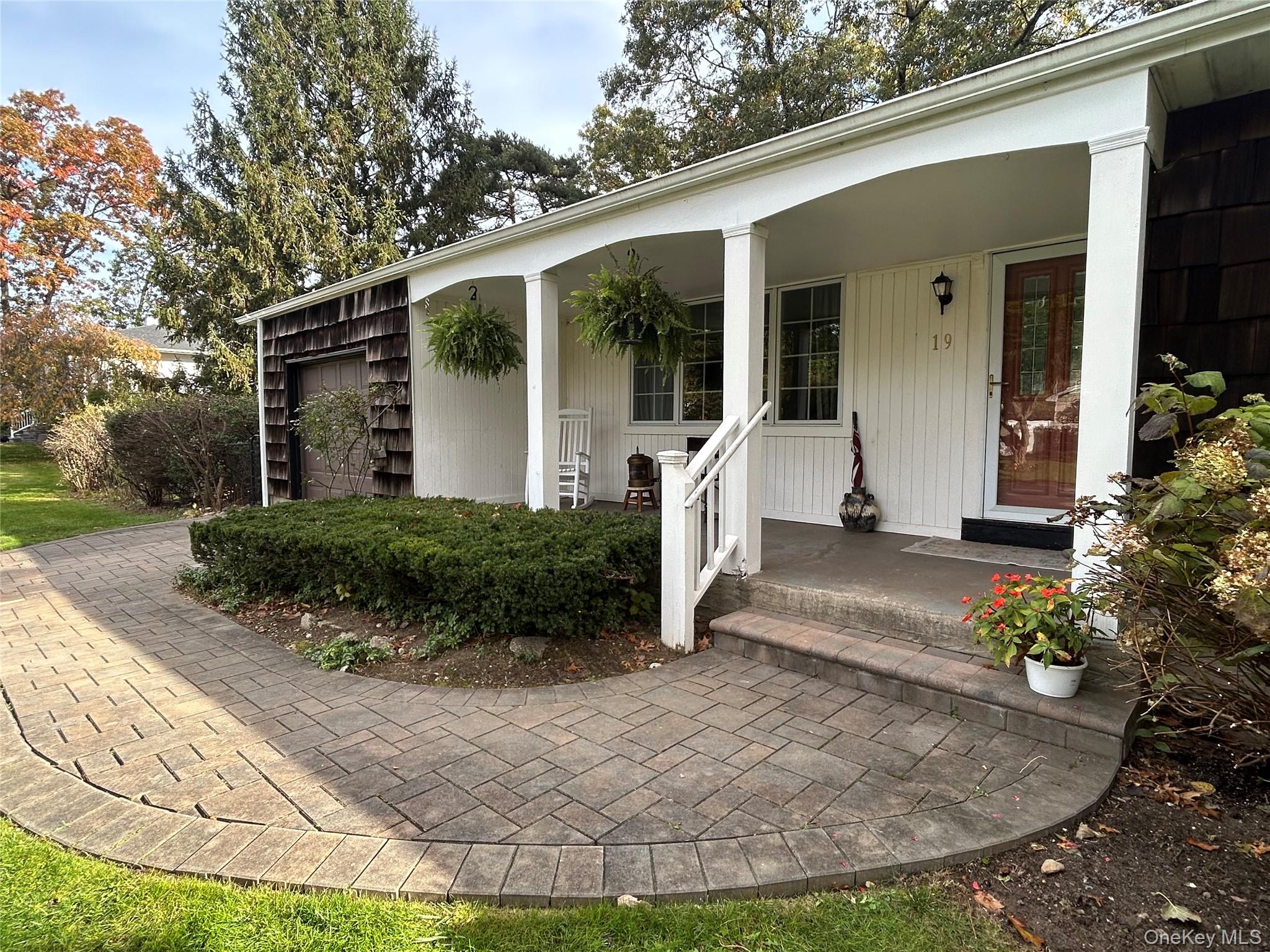19 New York Avenue – For Sale photo 2
