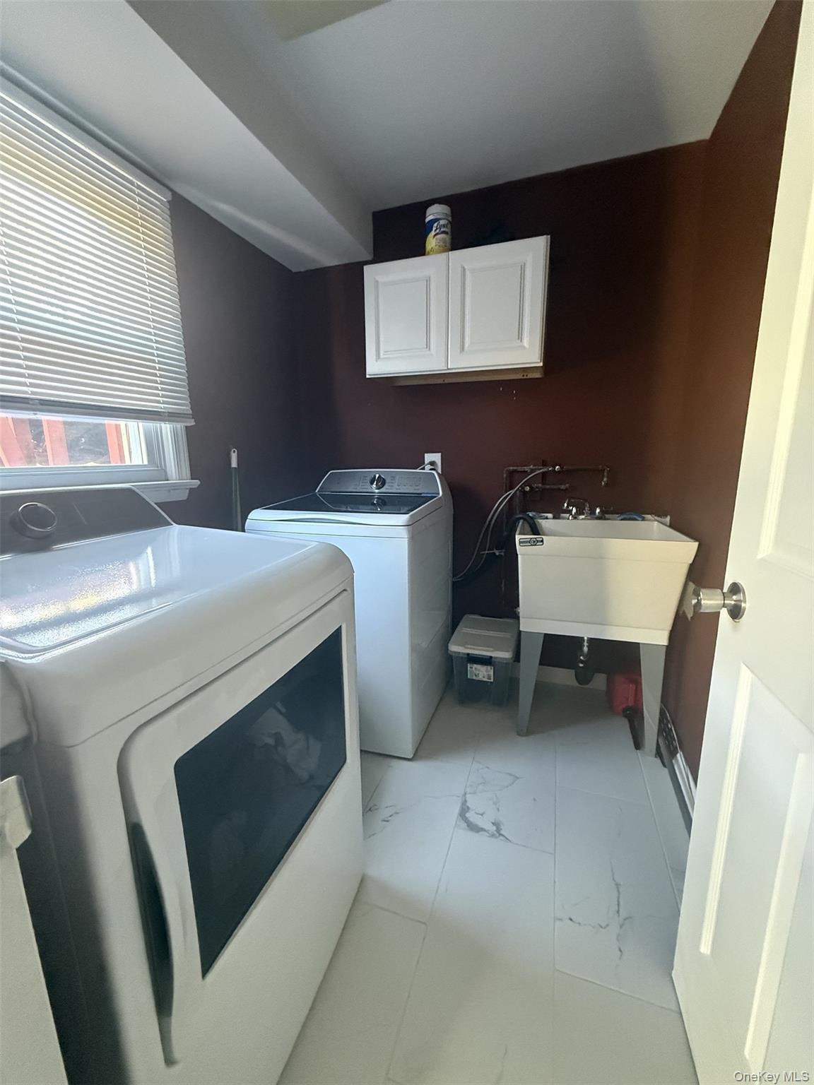 7 Woodlands Avenue N – For Rent photo 22