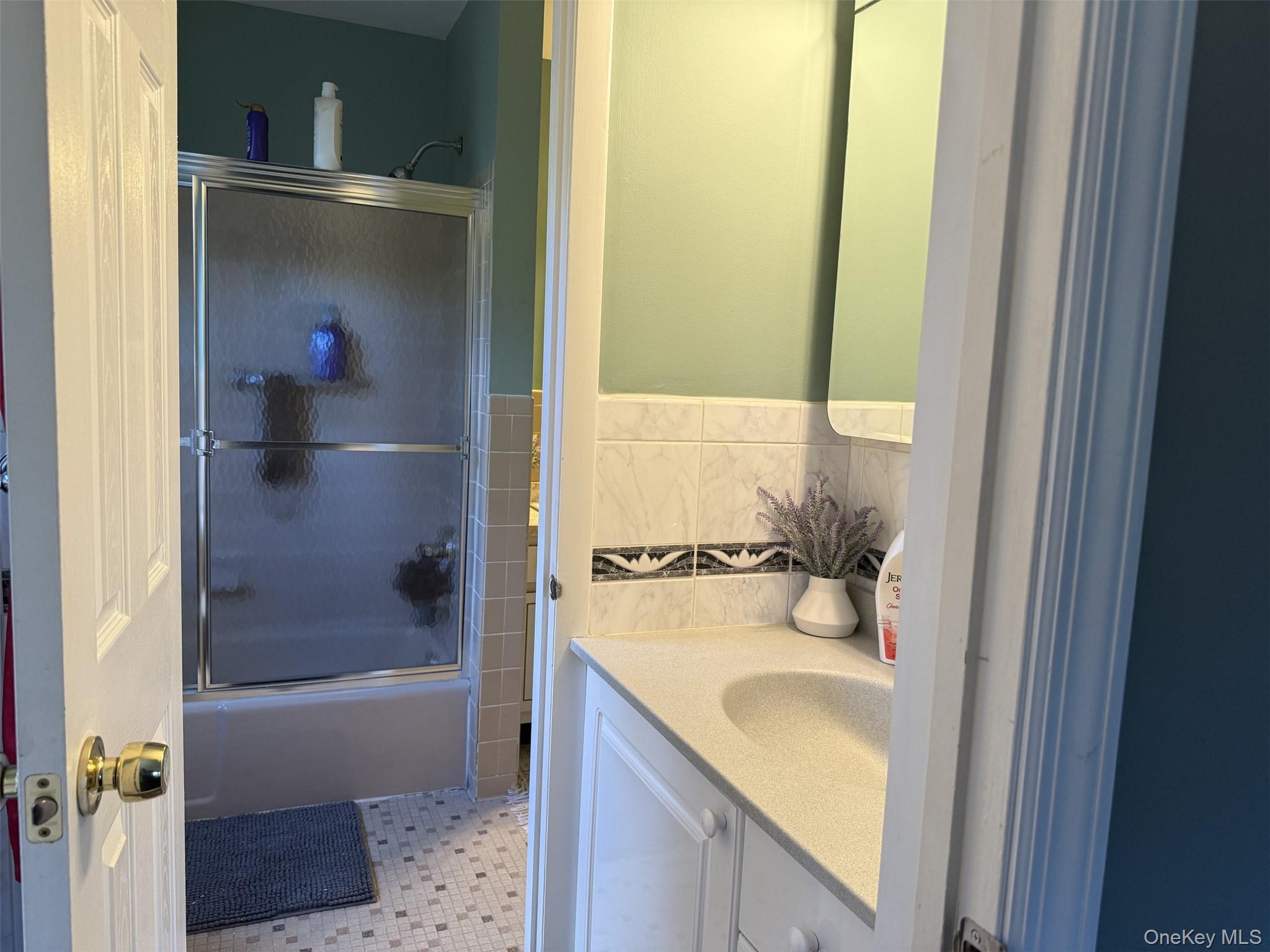 7 Woodlands Avenue N – For Rent photo 17
