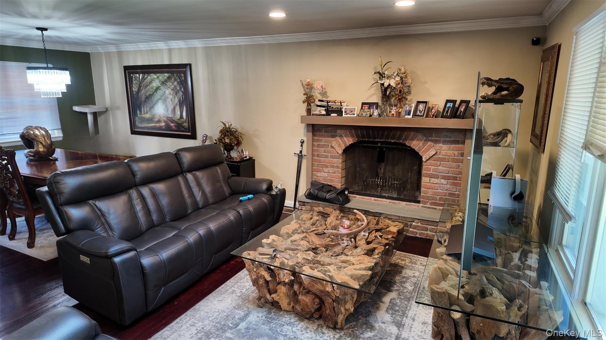 7 Woodlands Avenue N – For Rent photo 8