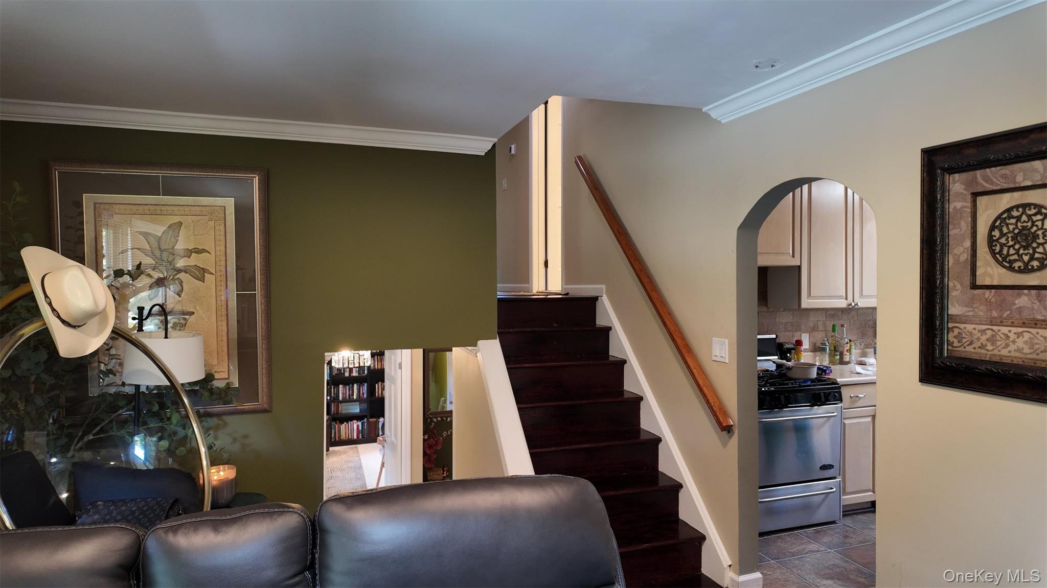 7 Woodlands Avenue N – For Rent photo 12