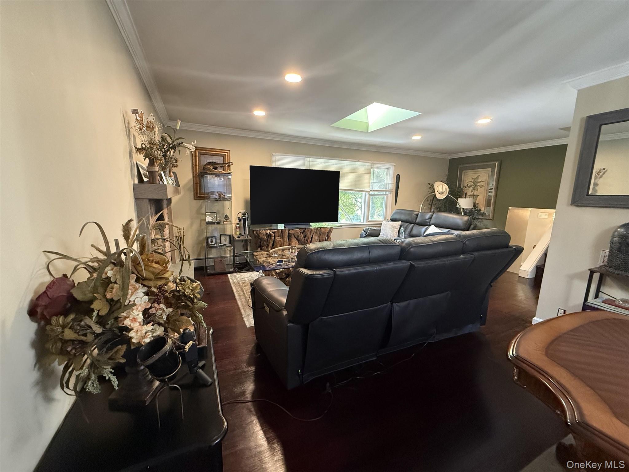 7 Woodlands Avenue N – For Rent photo 11