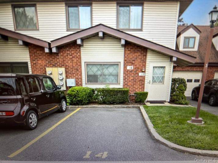 14 Cambridge Drive W – For Sale photo 2