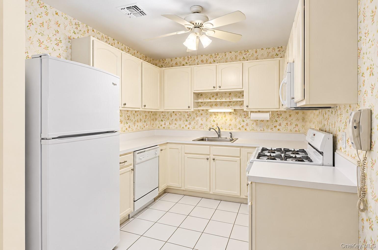 1149 Savoy Drive – For Sale photo 2