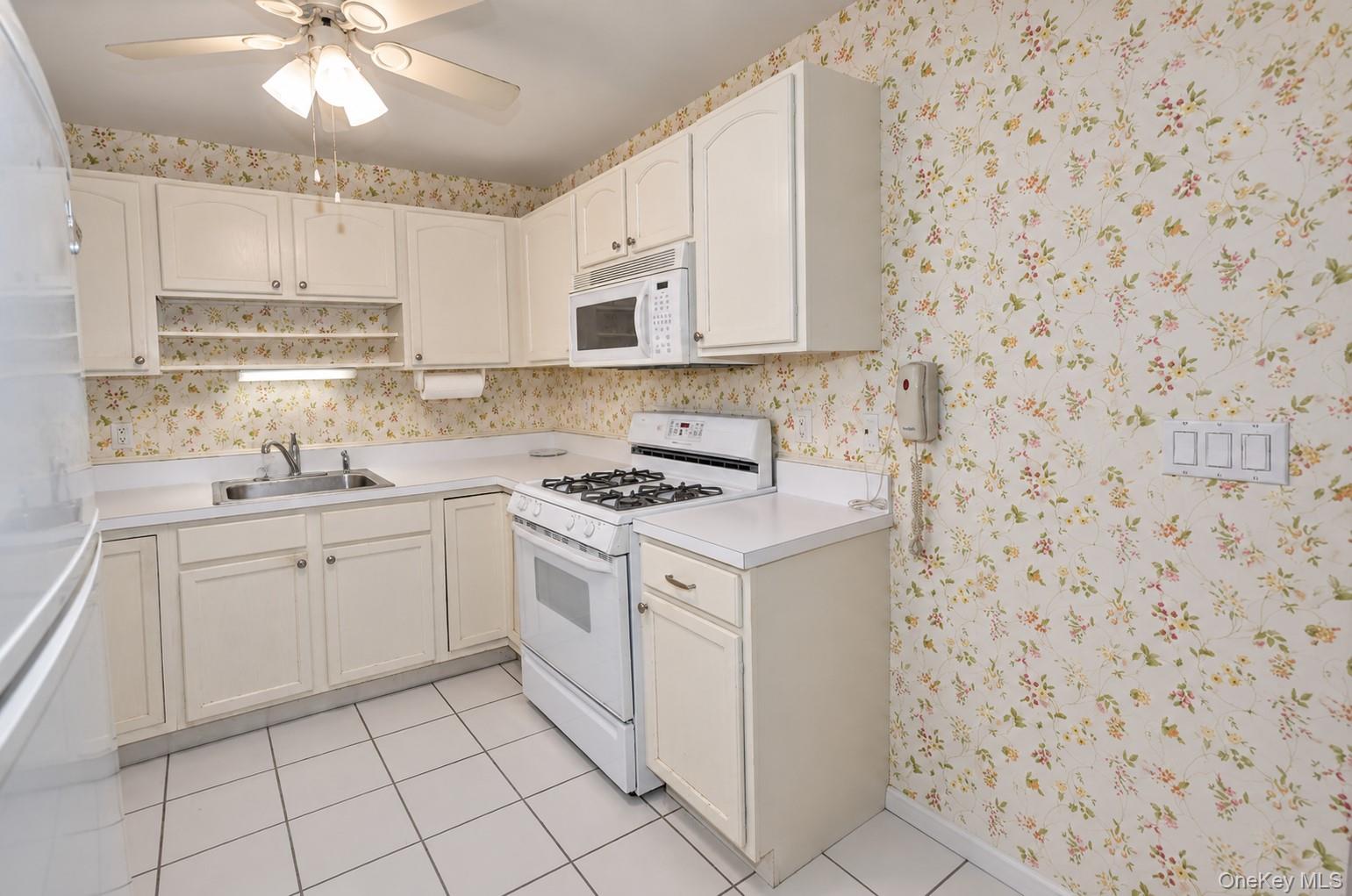 1149 Savoy Drive – For Sale photo 3