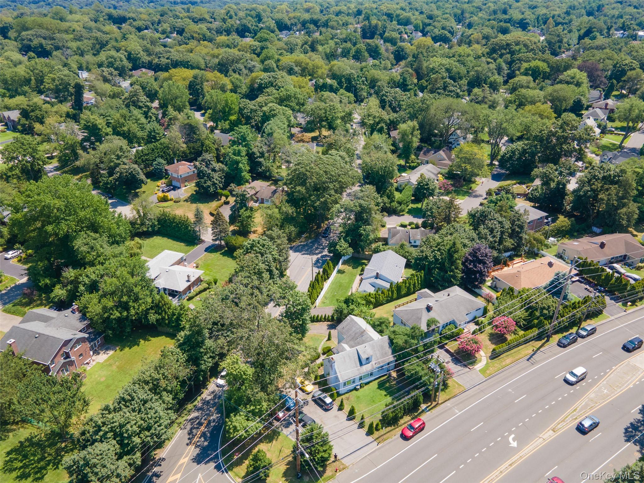84 Middle Neck Road – For Sale photo 18