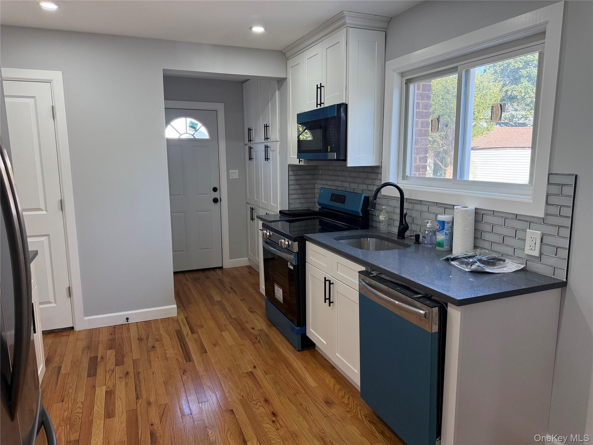 107 E Saint Marks Place – For Rent photo 9