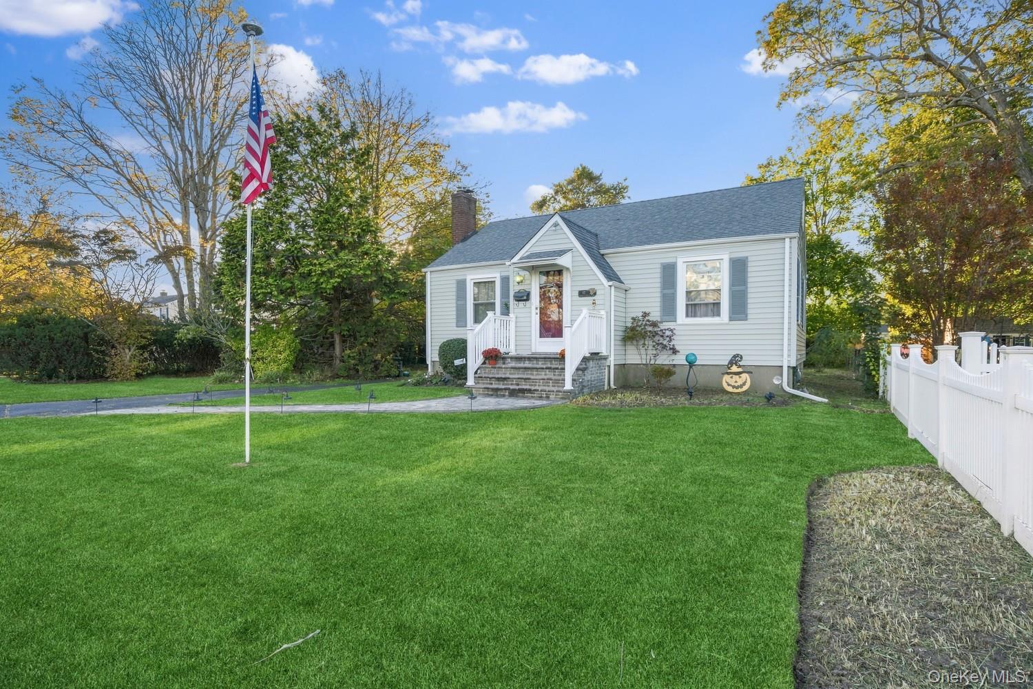 82 Pardee Avenue – For Sale photo 2
