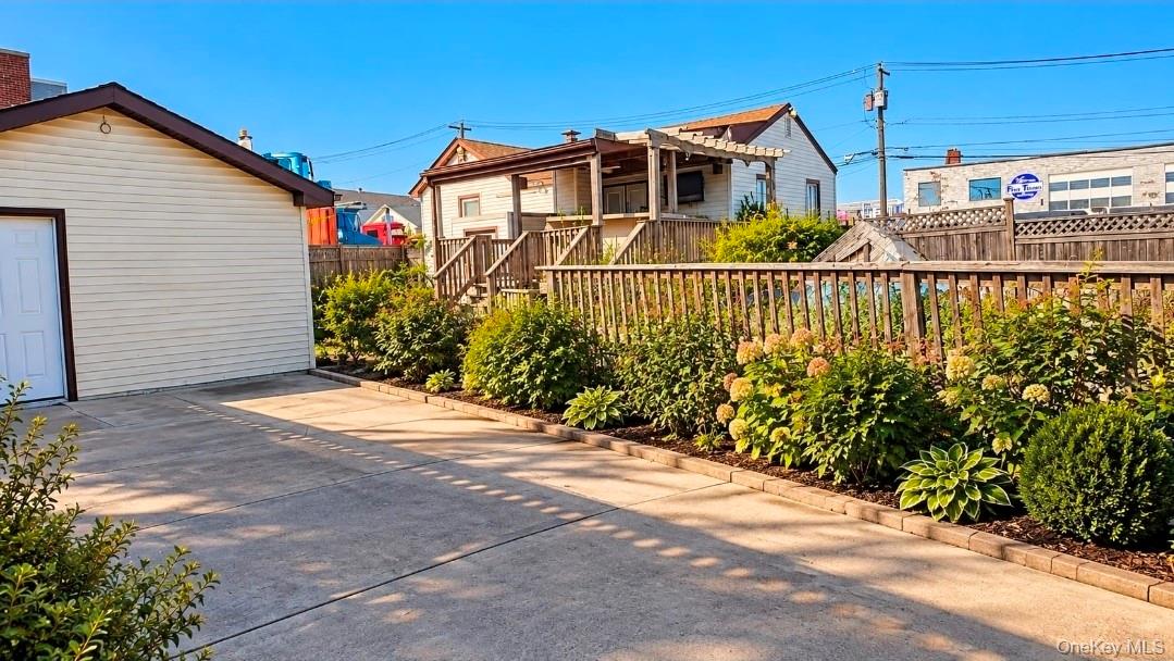 207 W Broadway – For Sale photo 8