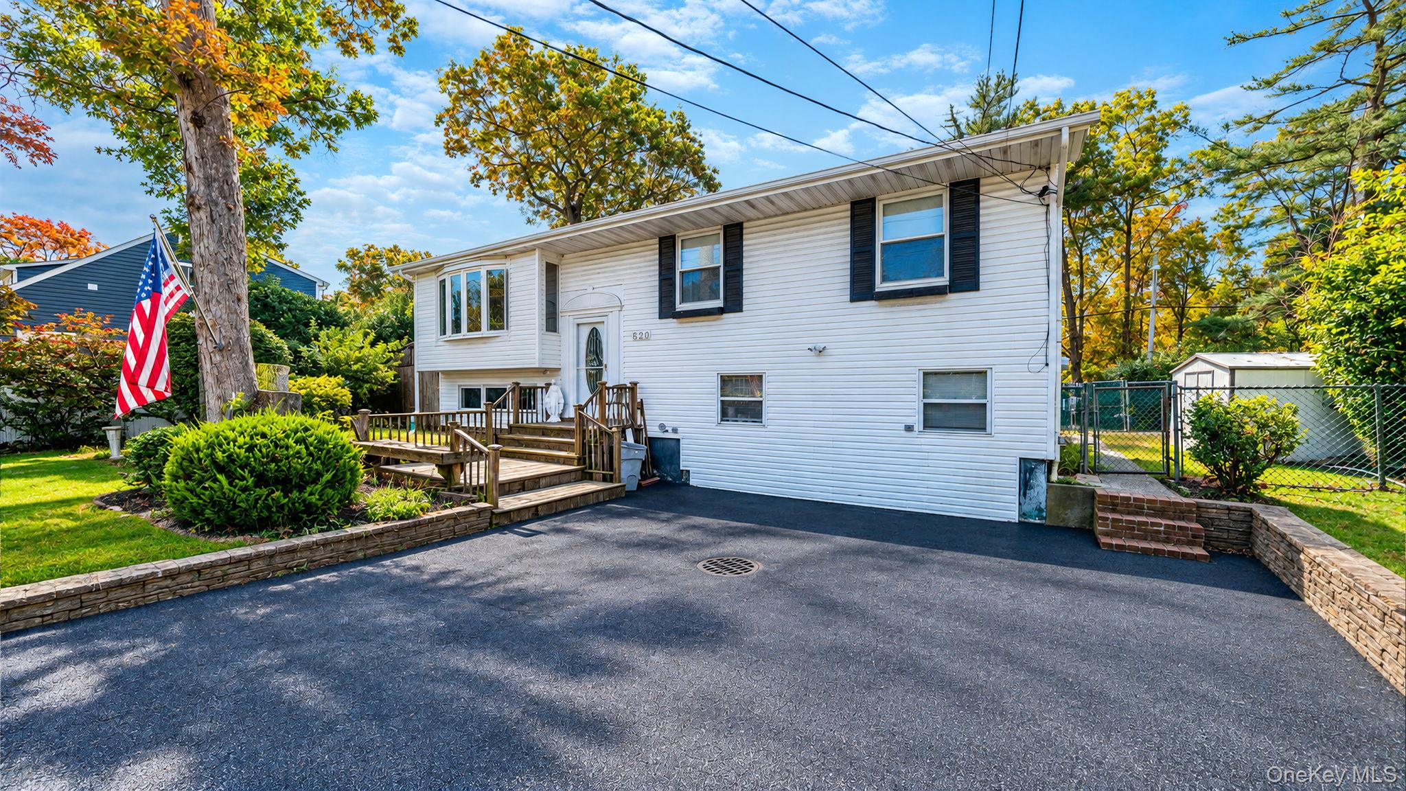 620 Motor Parkway – For Sale photo 3