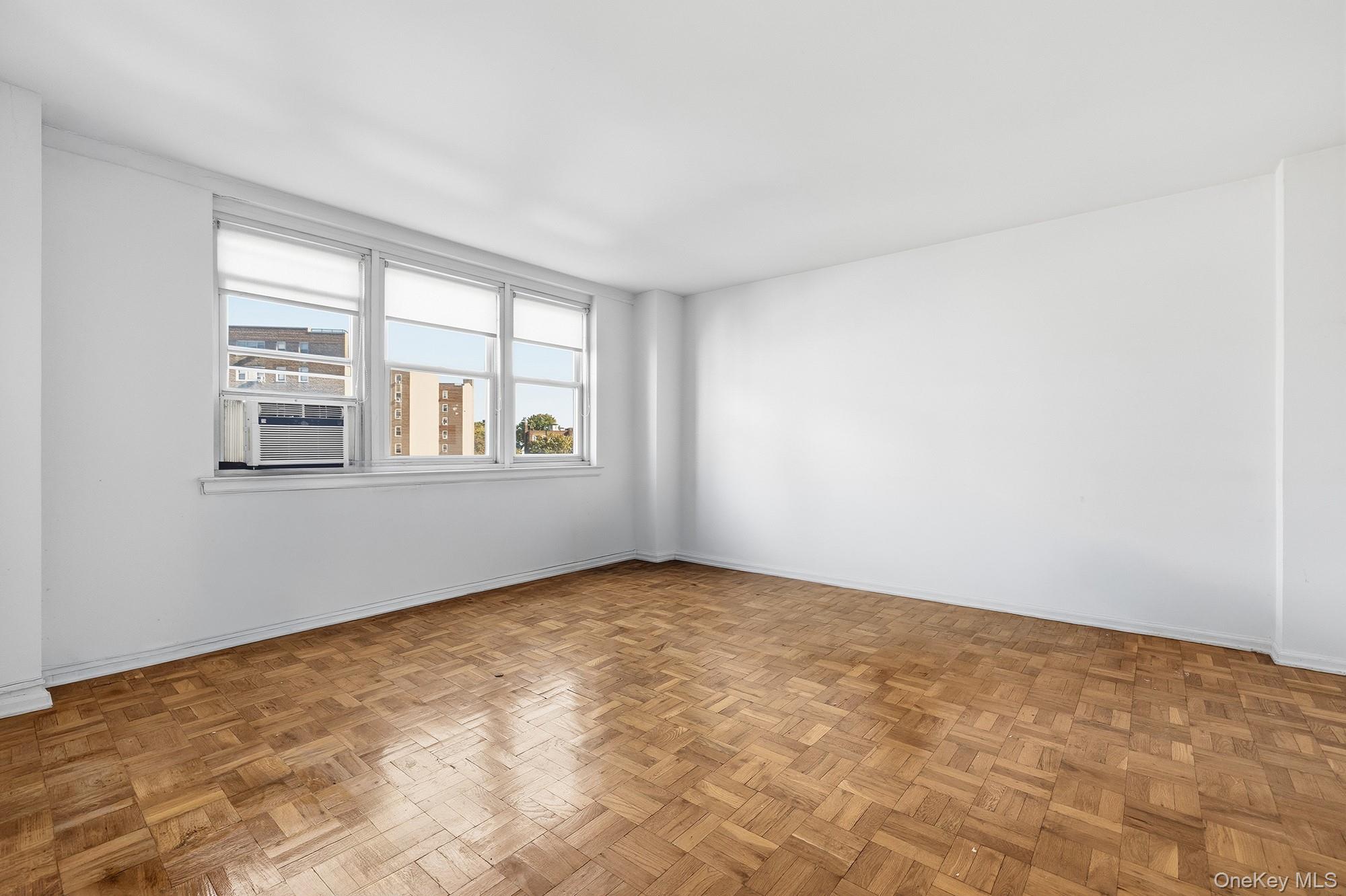 25 Knolls Crescent, Unit 9F photo 19