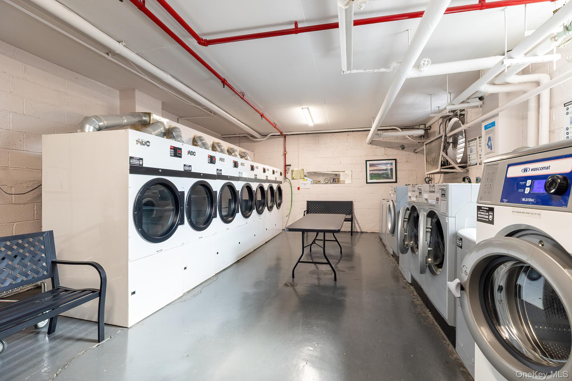 25 Knolls Crescent, Unit 9F photo 13