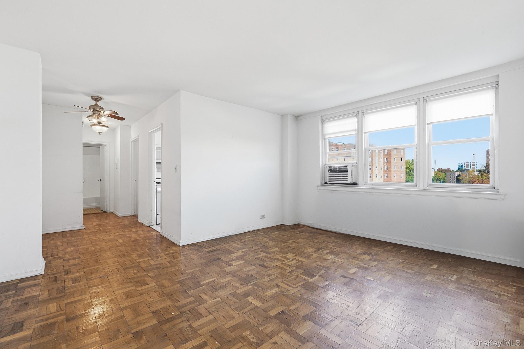 25 Knolls Crescent, Unit 9F photo 2