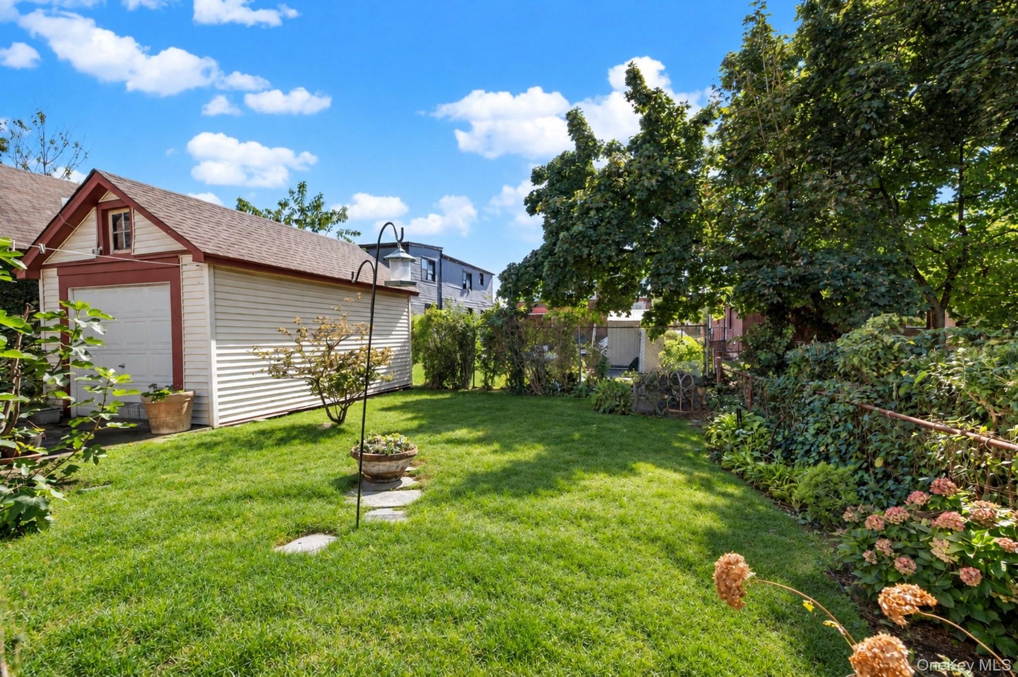 191-16 116th – For Sale photo 20