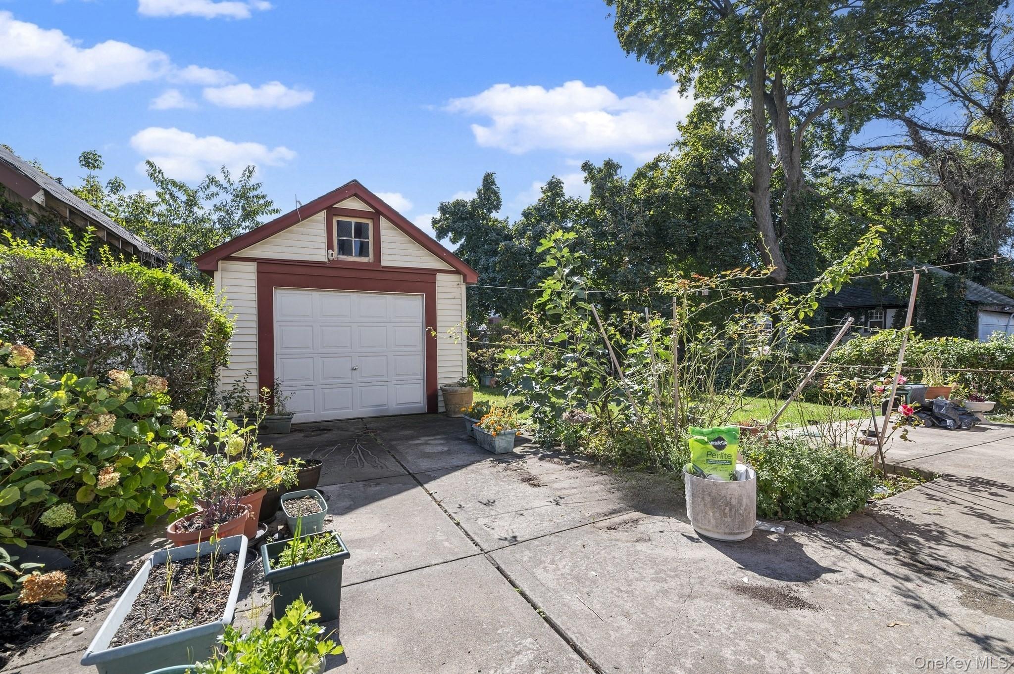 191-16 116th – For Sale photo 22