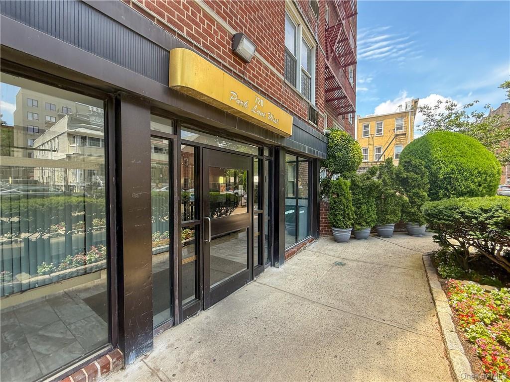 720 E 31st Street, Unit 5K photo 2