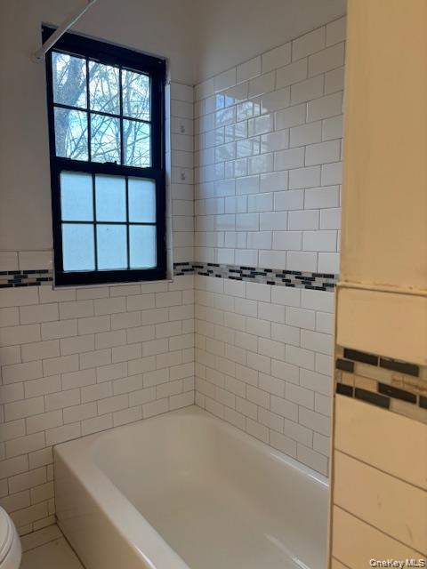28 W Neck Road, Unit 2D photo 12