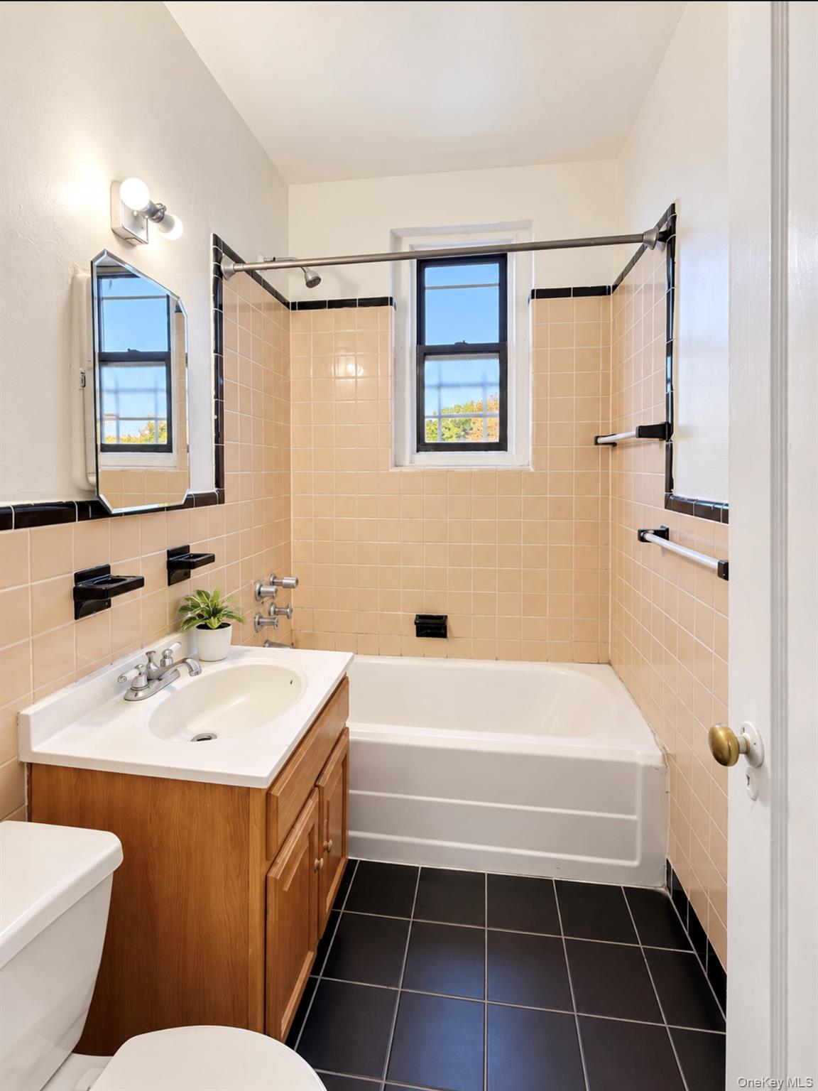 3338 Parsons Boulevard, Unit 2 photo 6