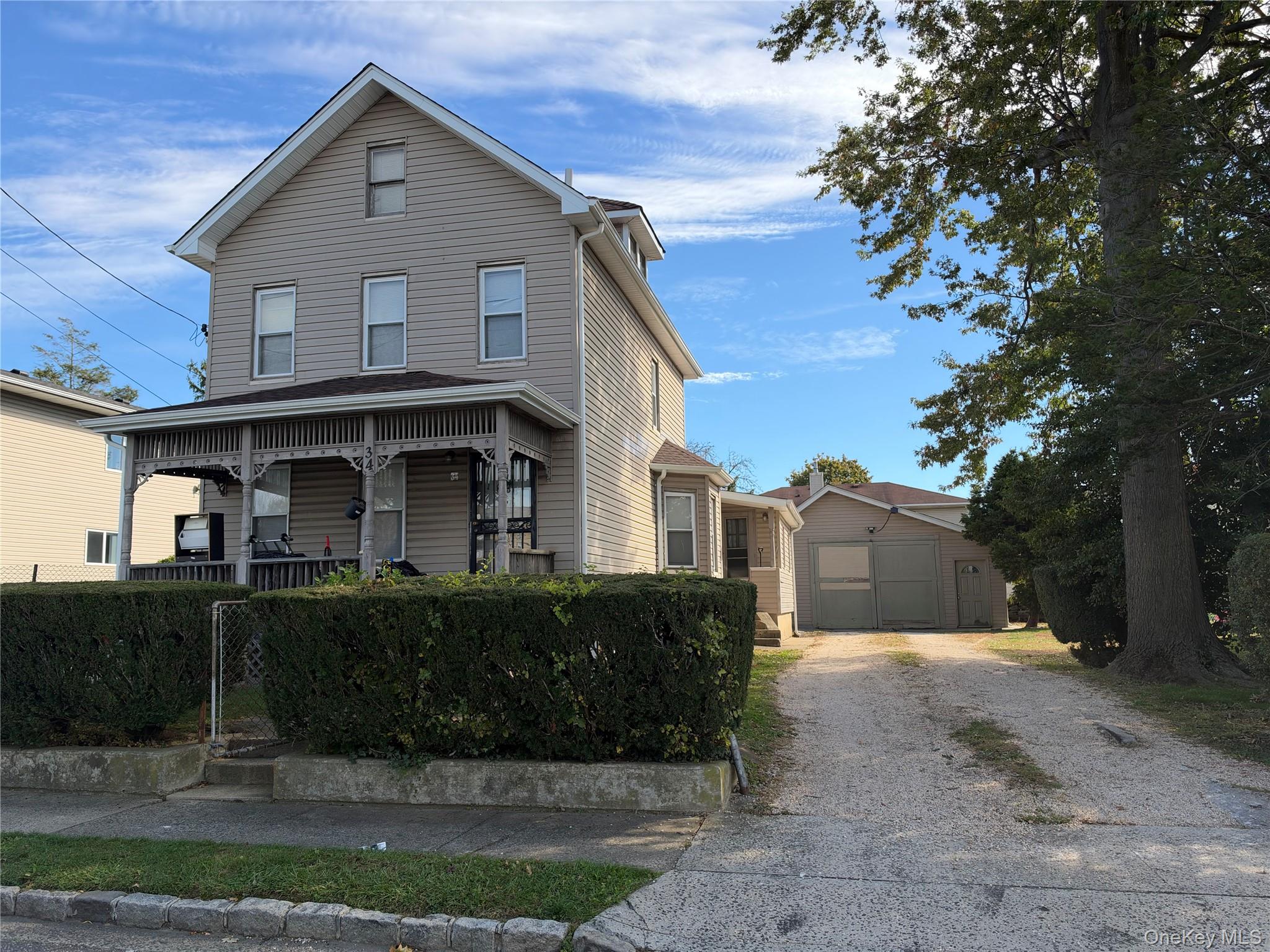 34 2nd Avenue – For Sale