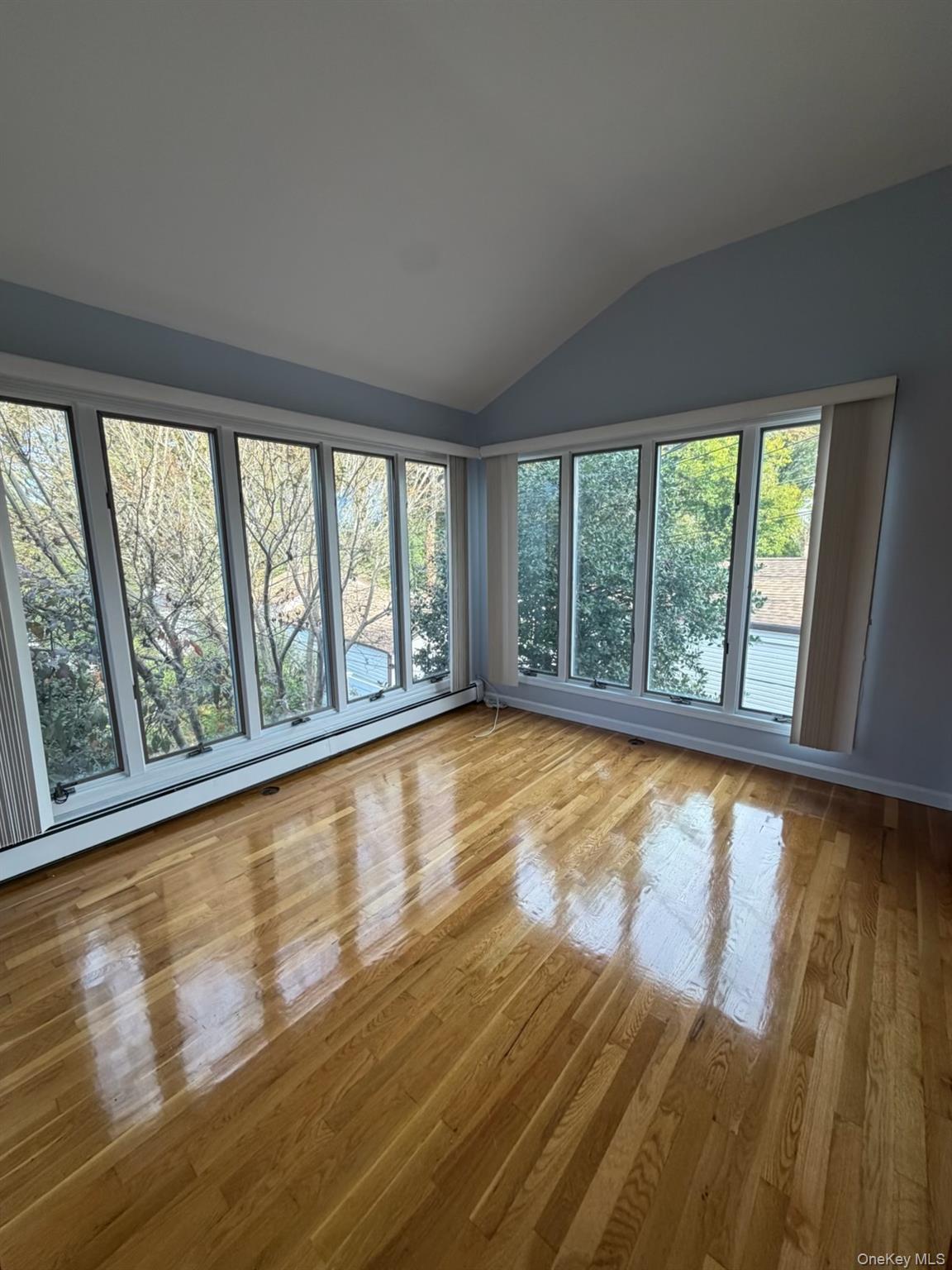 888 Custer Street, Unit Upper photo 8