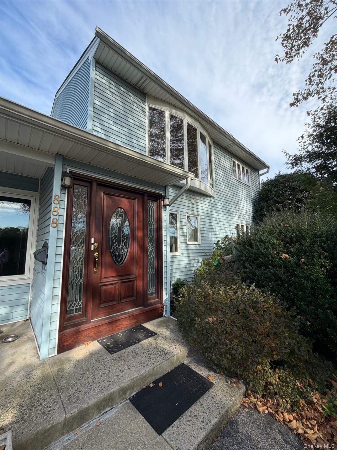 888 Custer Street, Unit Upper