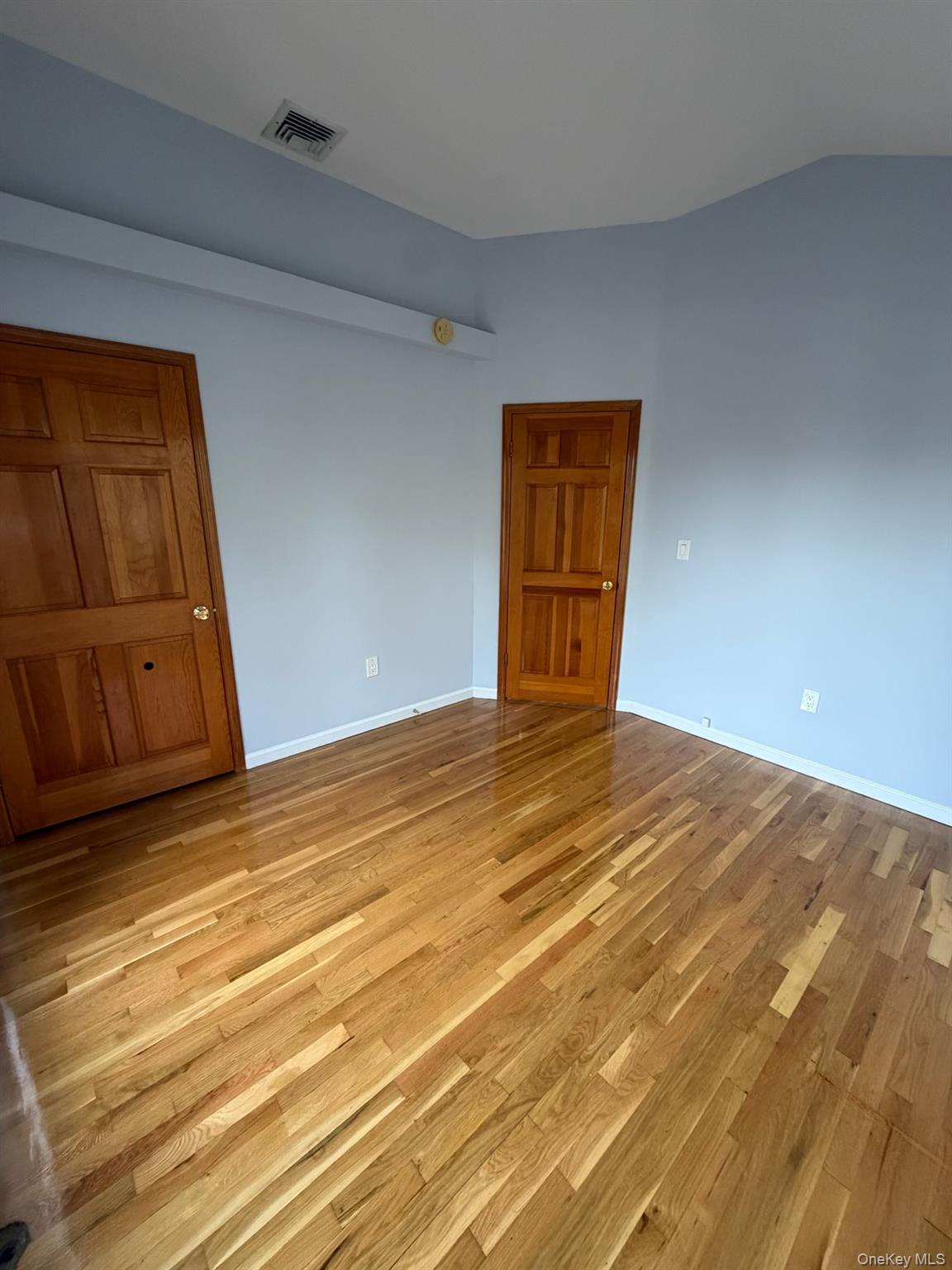 888 Custer Street, Unit Upper photo 9