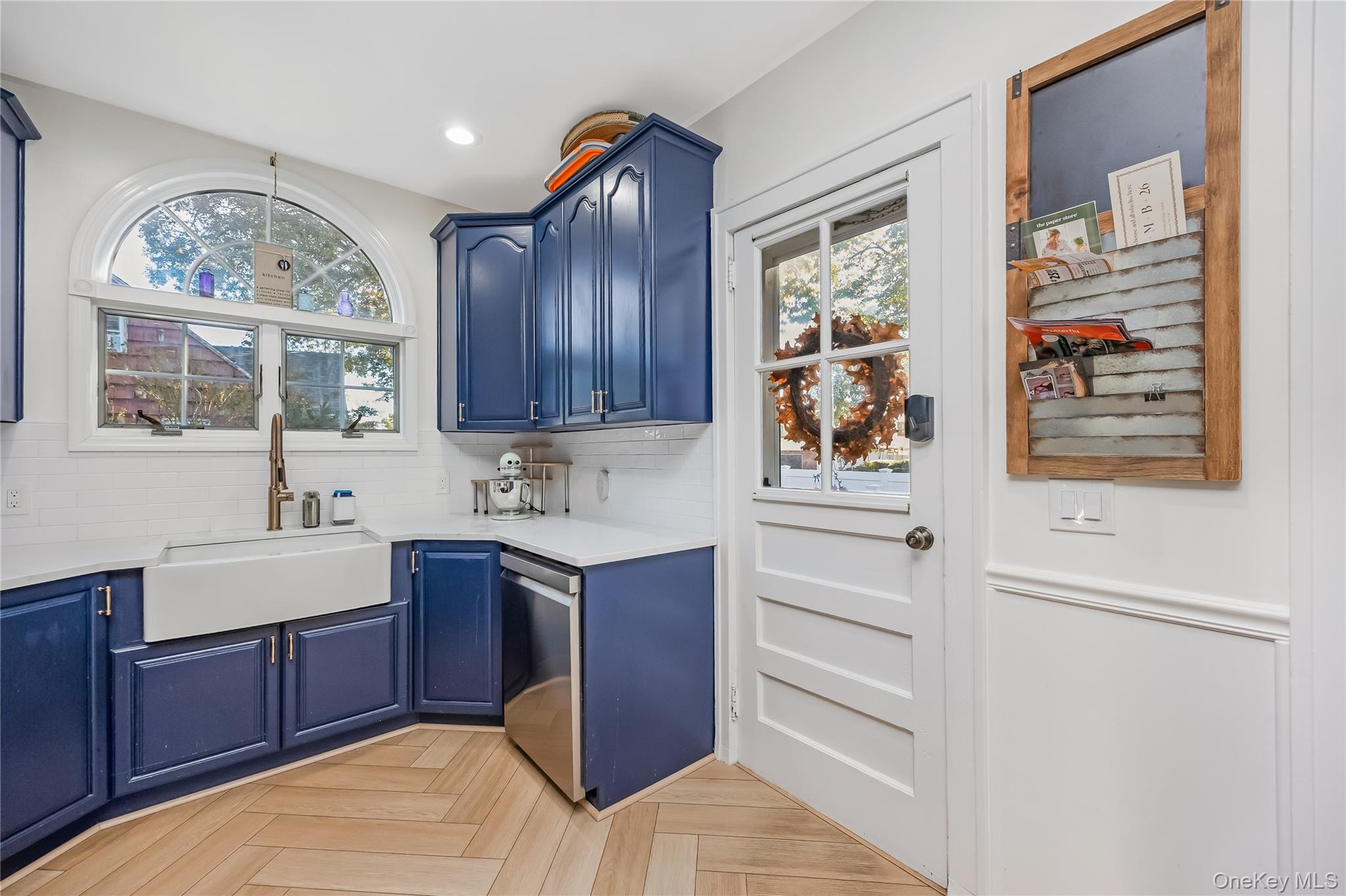 466 N Wellwood Avenue – For Sale photo 12