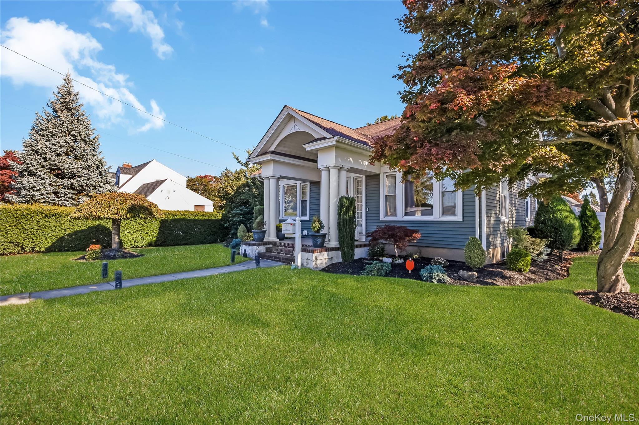 466 N Wellwood Avenue – For Sale photo 2