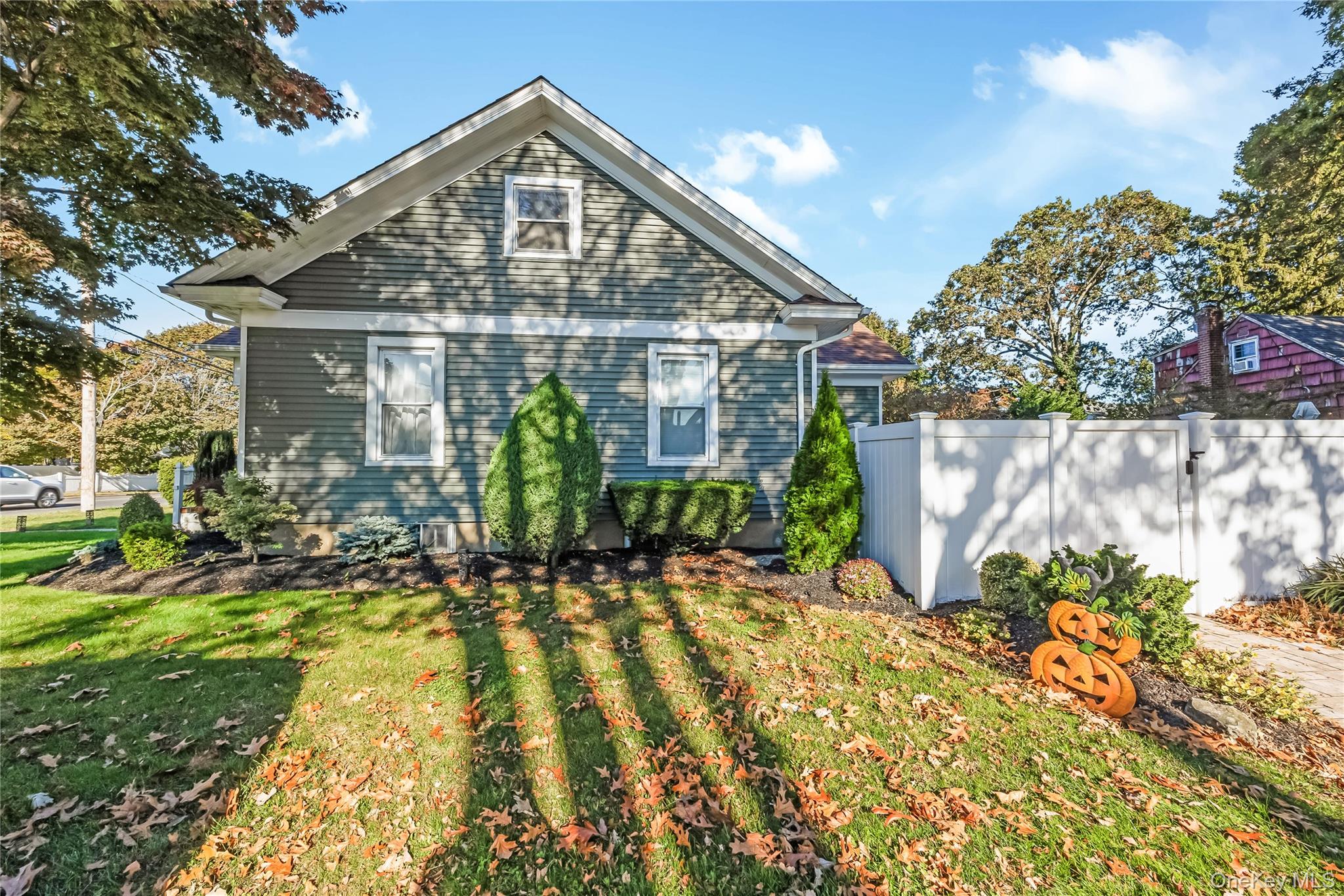 466 N Wellwood Avenue – For Sale photo 25