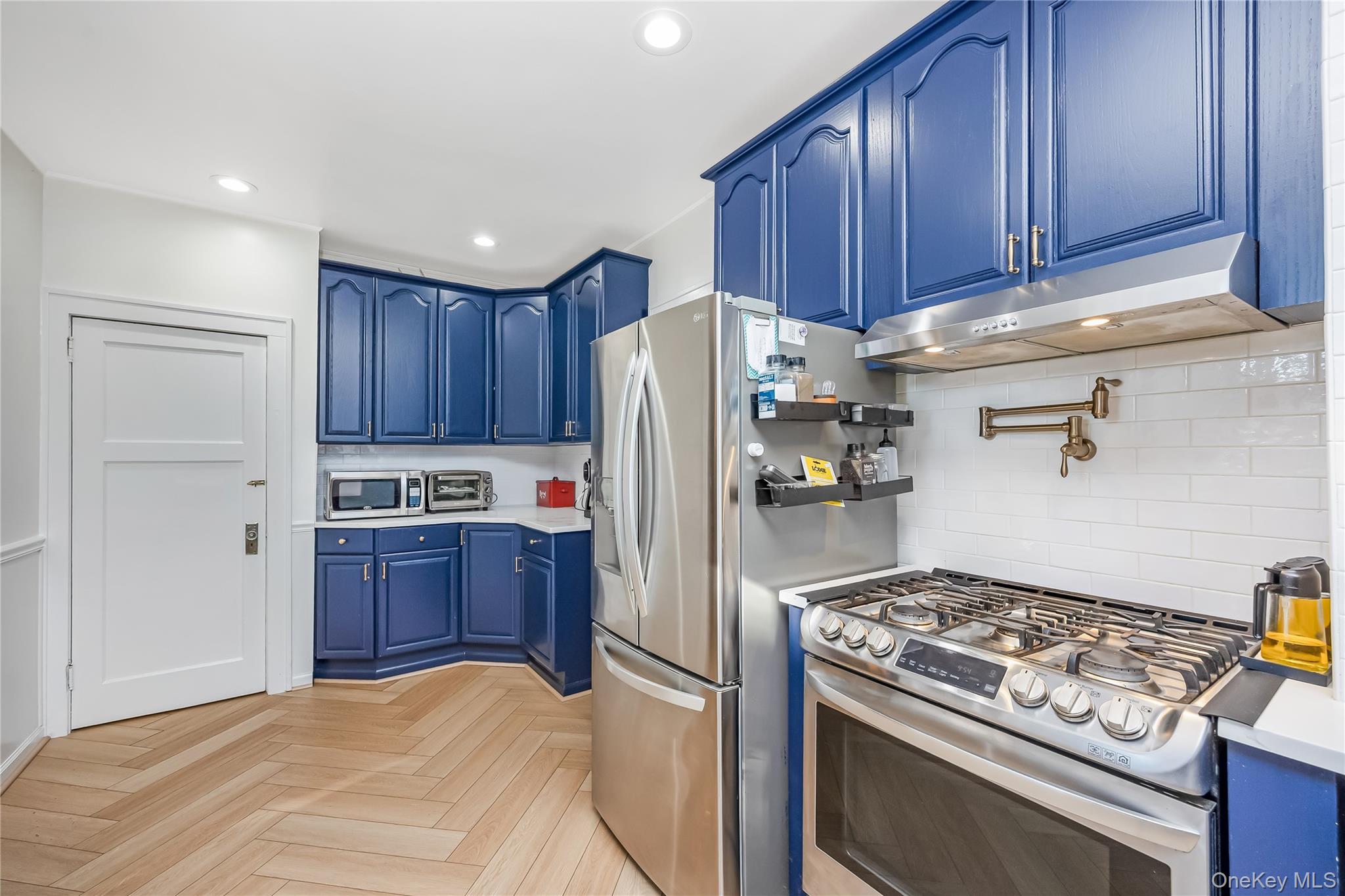 466 N Wellwood Avenue – For Sale photo 13