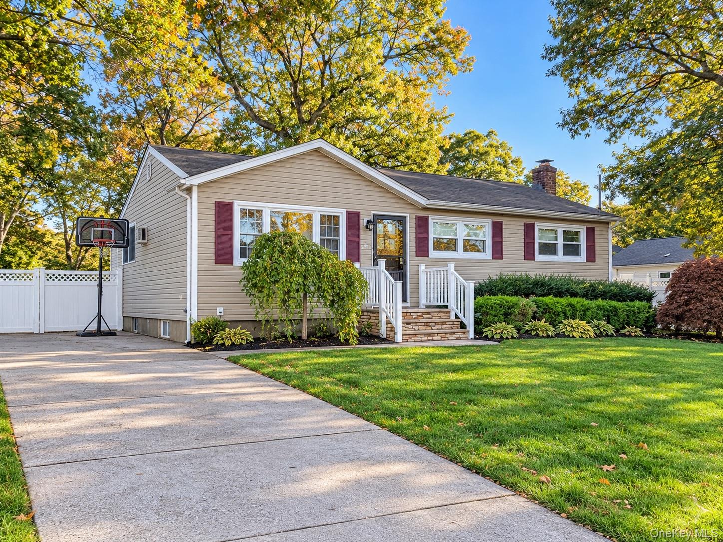 3 Squires Avenue – For Sale photo 2