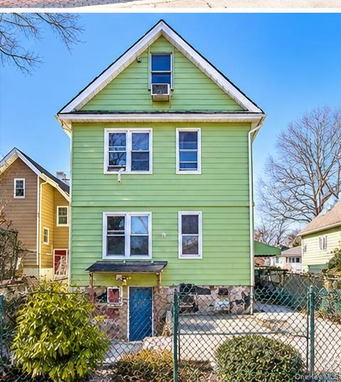 15 University Place – For Sale photo 5