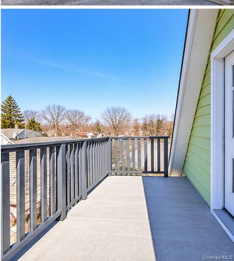 15 University Place – For Sale photo 6