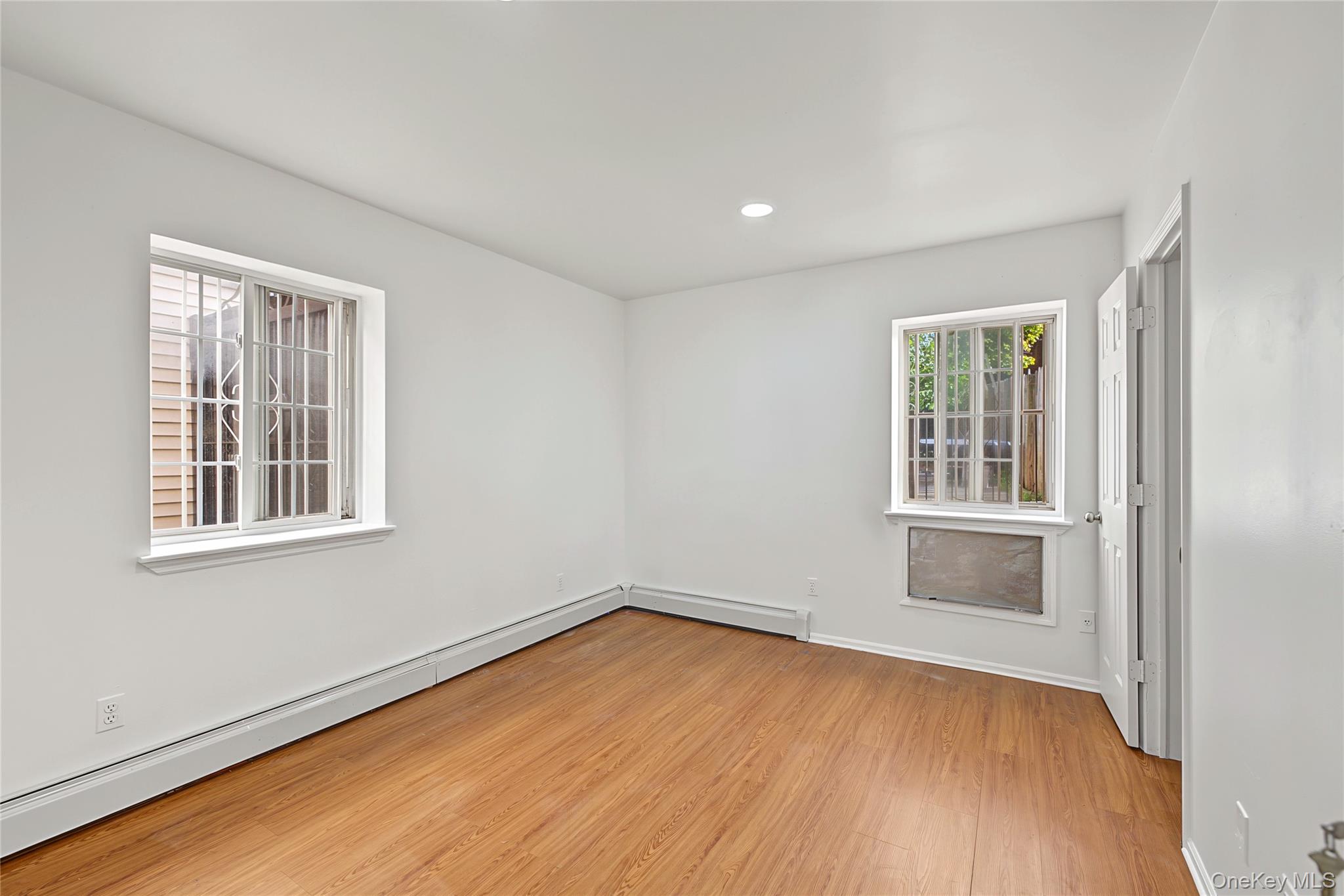53-53 72 Place – For Sale photo 9