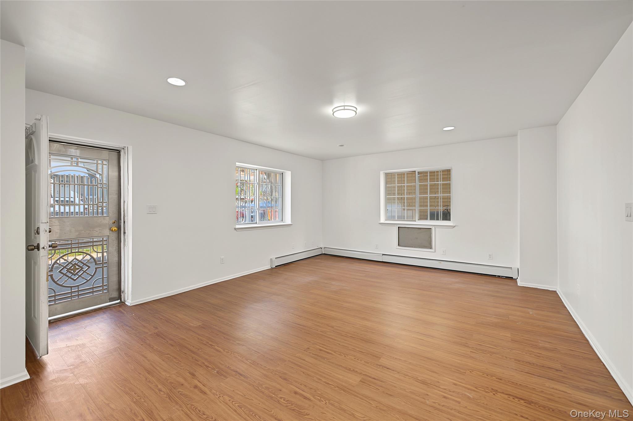 53-53 72 Place – For Sale photo 7