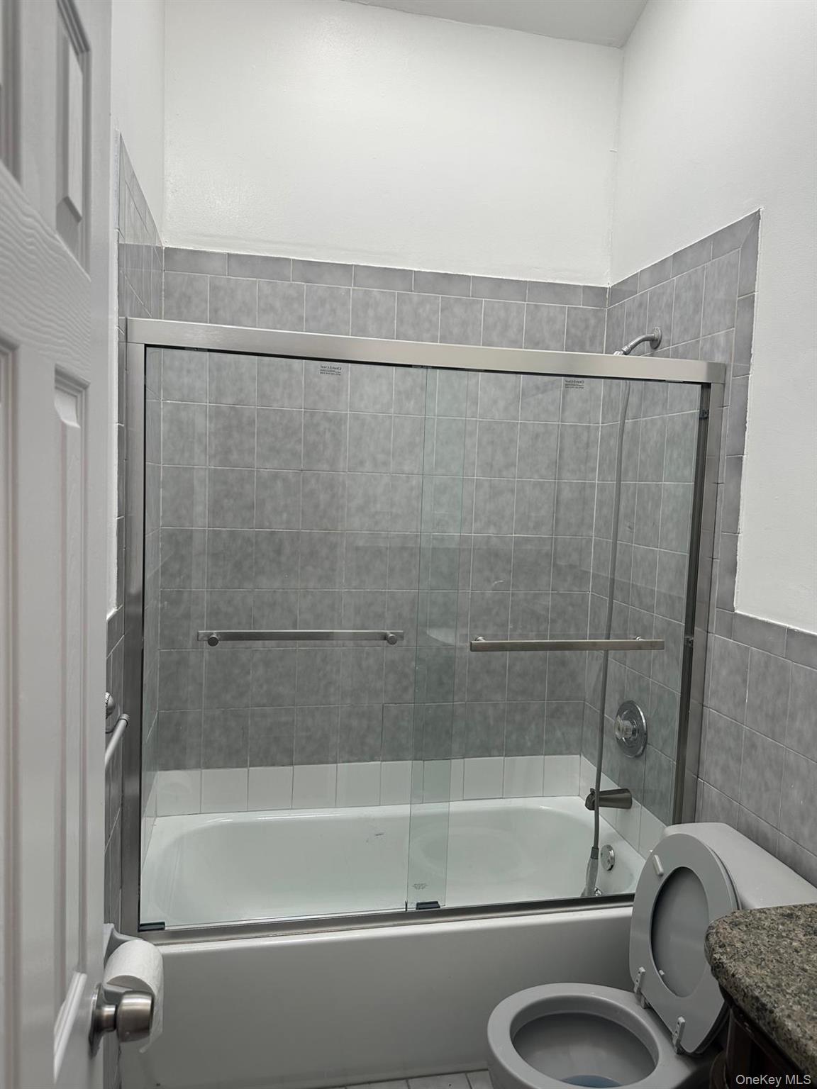 1 Cerenzia Boulevard – For Rent photo 9