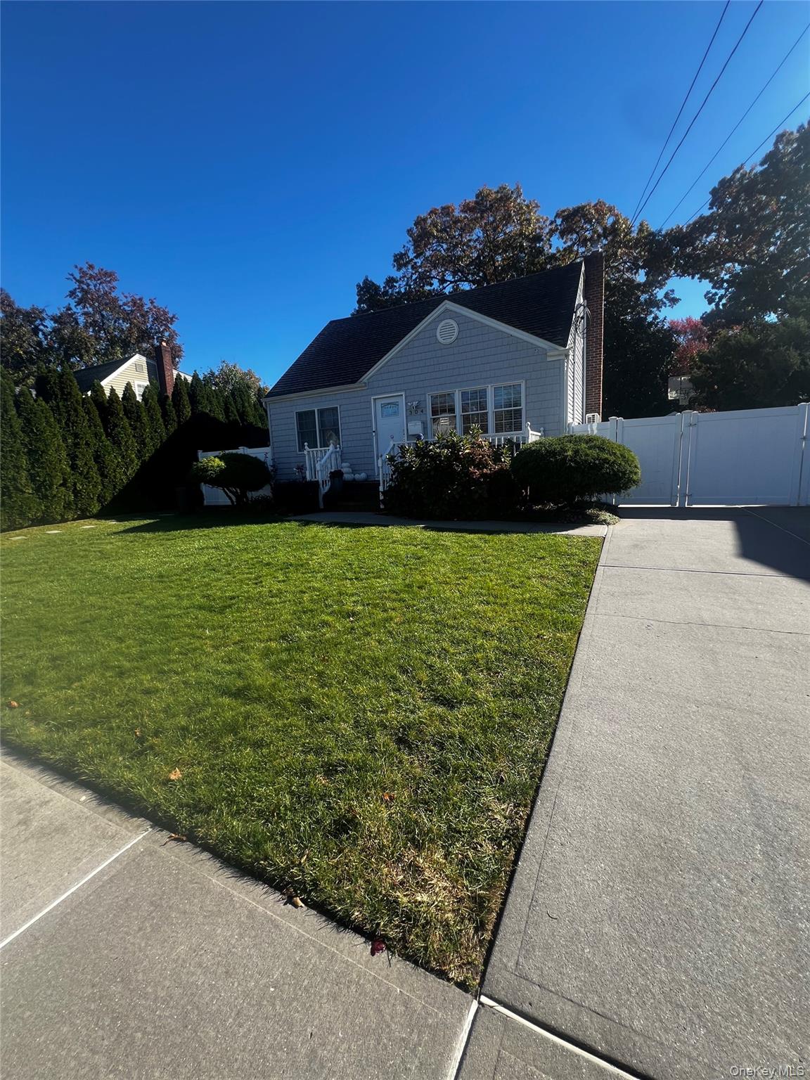 304 Pleasantview Court – For Sale