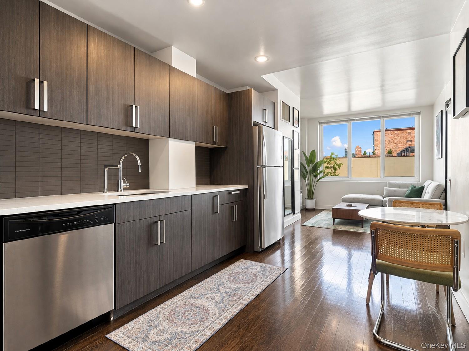 12-15 Broadway, Unit 804 photo 3