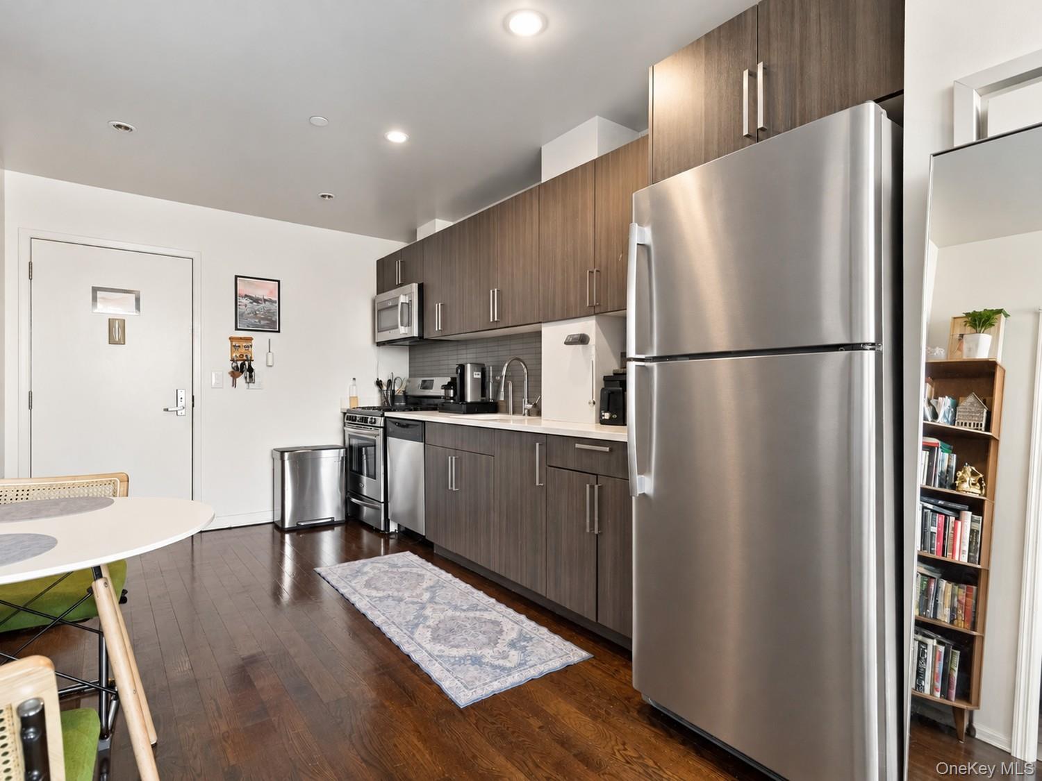 12-15 Broadway, Unit 804 photo 2